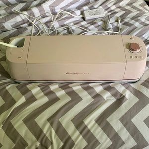 Cricut Explore Air 2 in cherry Blossom